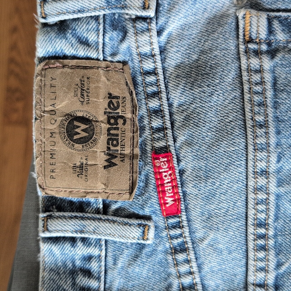 Vintage Wrangler Light Blue Relaxed Fit Jeans - Picture 6 of 6